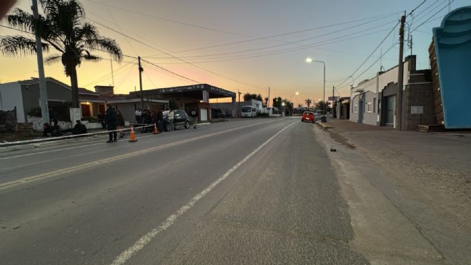 Murió un joven de 23 años tras chocar con su moto contra un poste