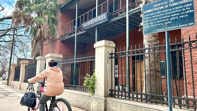 La casona  ferroviaria y Herejes