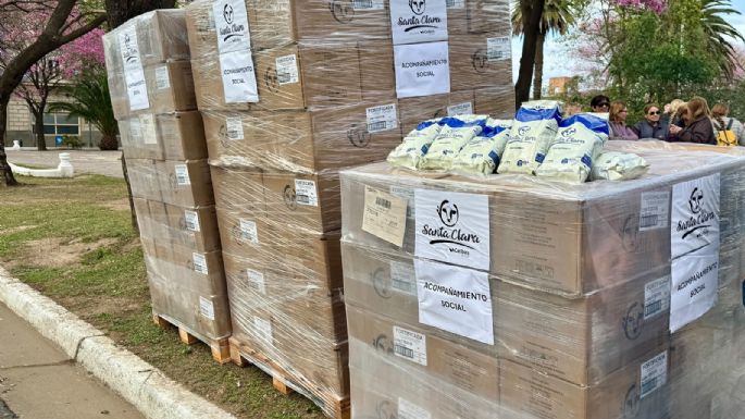Se entregaron los productos lácteos adquiridos a partir de la venta del queso gigante solidario